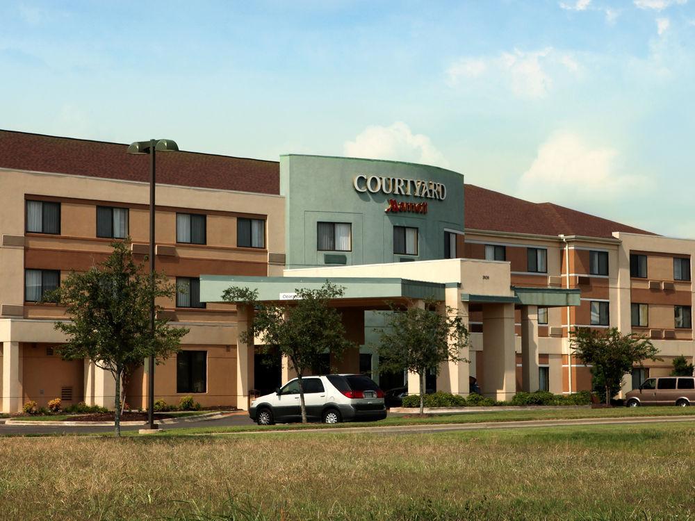 Courtyard By Marriott Alexandria Hotel Exterior photo